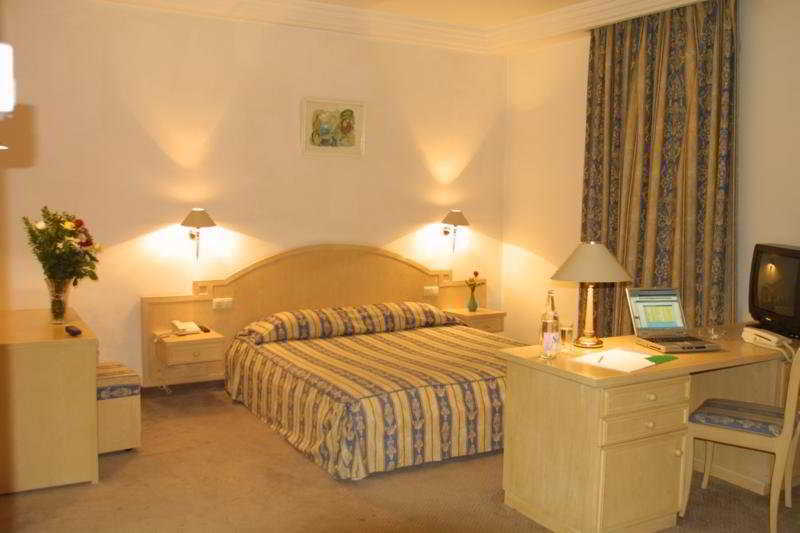 Hotel Ibn Khaldoun Tunis Phòng bức ảnh