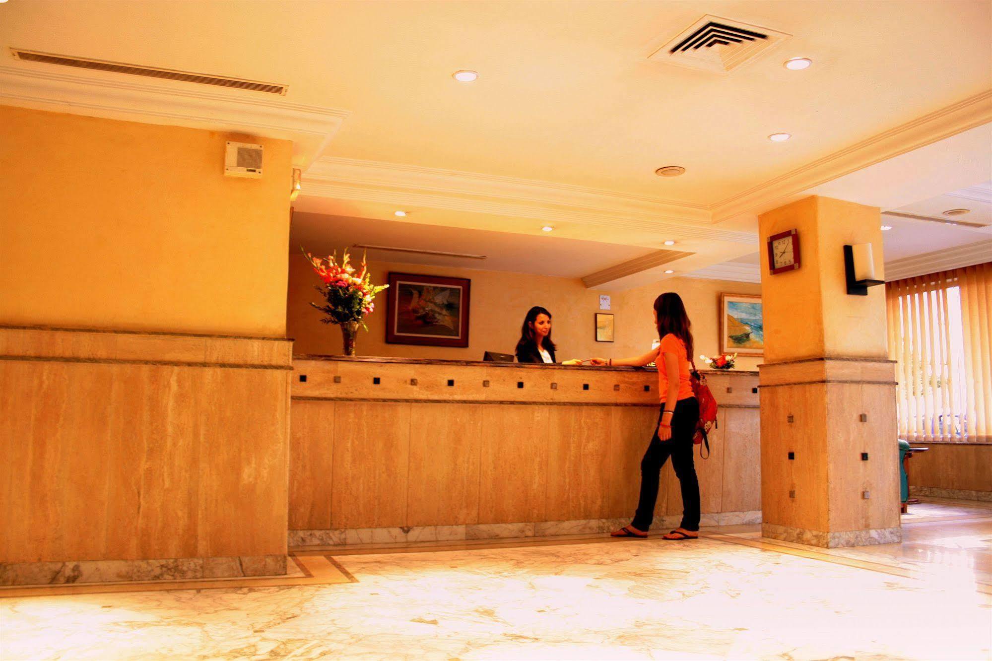 Hotel Ibn Khaldoun Tunis Ngoại thất bức ảnh