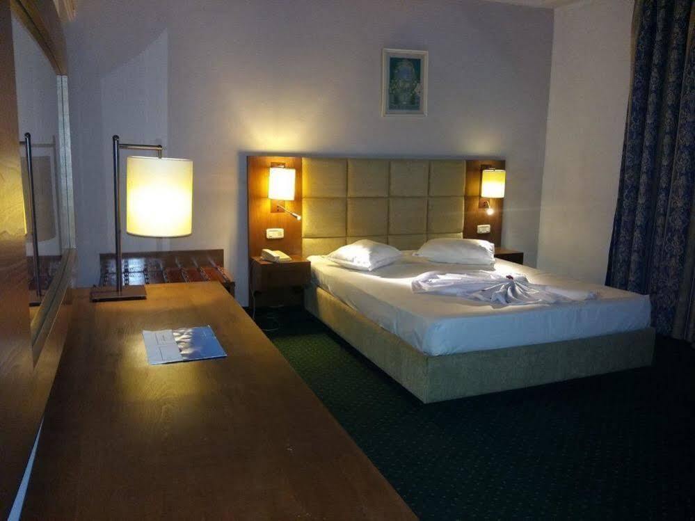 Hotel Ibn Khaldoun Tunis Ngoại thất bức ảnh